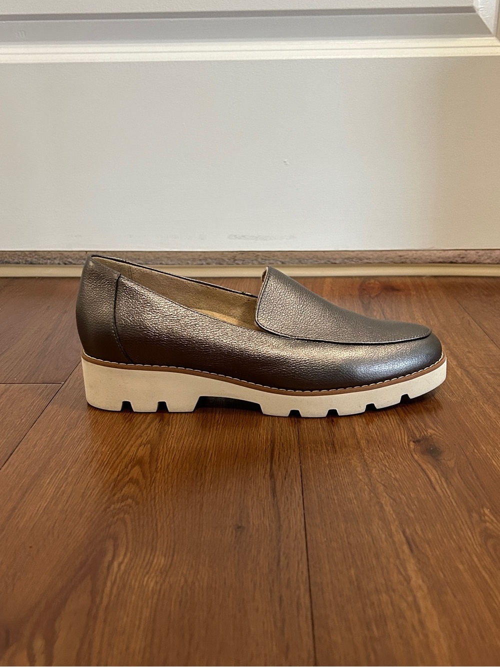 Like New Vionic Metallic Gray Leather Slip-On Loafers